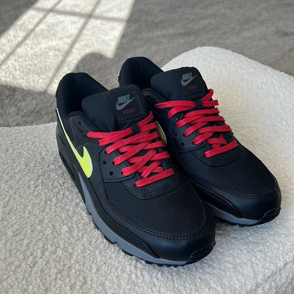 NIKE FDNY SNEAKERS